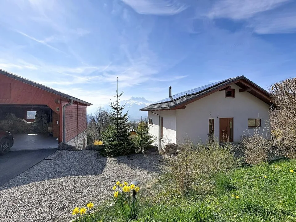 Prachtvolle Architekten-Villa mit spektakulärer Panoramablick auf die Ebene und die Dents-du-Midi