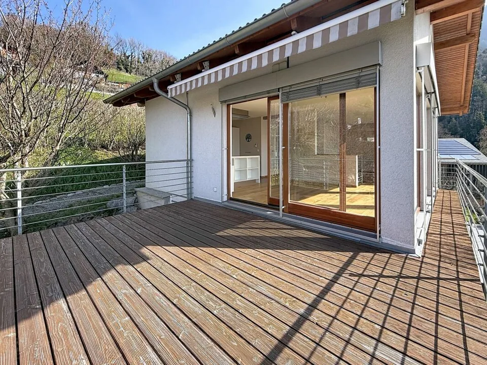 Prachtvolle Architekten-Villa mit spektakulärer Panoramablick auf die Ebene und die Dents-du-Midi