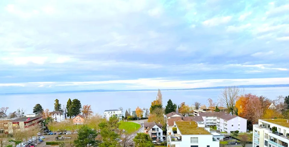 Vista sensazionale! La tua casa esclusiva sopra il lago di Costanza nella torre Swissair II