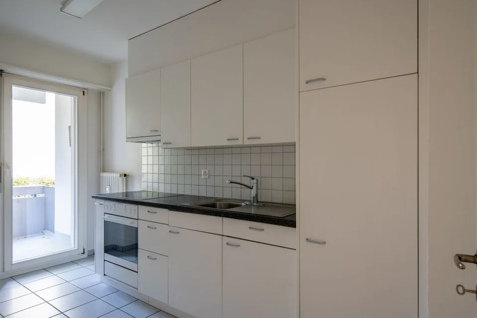Entre Gartenbad Bachgraben et Kannenfeldpark - appartement de 3 pièces confortable au 3e étage