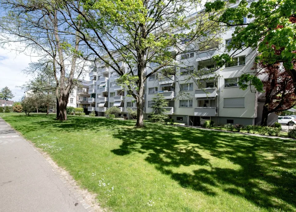 Zwischen Gartenbad Bachgraben und Kannenfeldpark - gemütliche 3-Zimmerwohnung im 3.OG