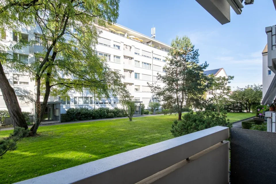 Entre Gartenbad Bachgraben et Kannenfeldpark - appartement de 3 pièces confortable au 3e étage