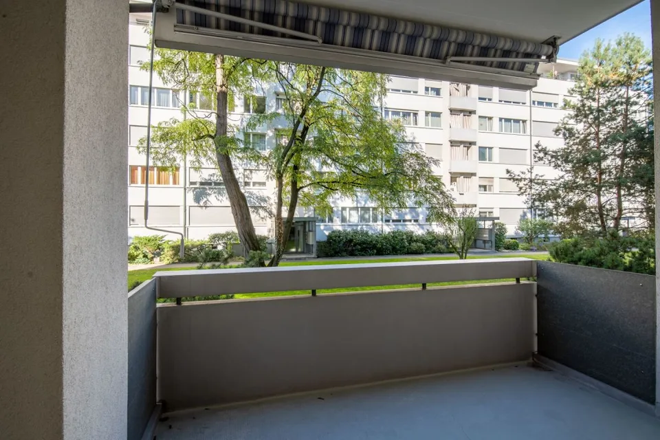 Entre Gartenbad Bachgraben et Kannenfeldpark - appartement de 3 pièces confortable au 3e étage