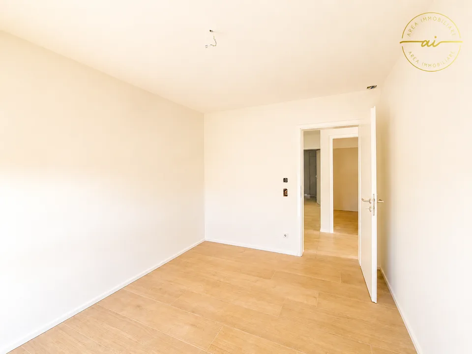 EXCLUSIF 4.5 PIÈCES APPARTMENT AVEC JARDIN ET VUE PANORAMIQUE À SALA CAPRIASCA
