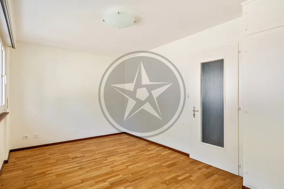 3,5 Zimmer mit Balkon, Seeblick und Garage - nur für Investoren reserviert