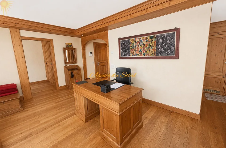 Au coeur de Crans ! Élégant appartement de standing de 3,5 pièces avec vaste terrasse orientée est!
