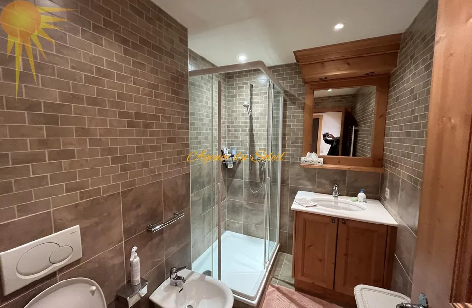 Au coeur de Crans ! Élégant appartement de standing de 3,5 pièces avec vaste terrasse orientée est!