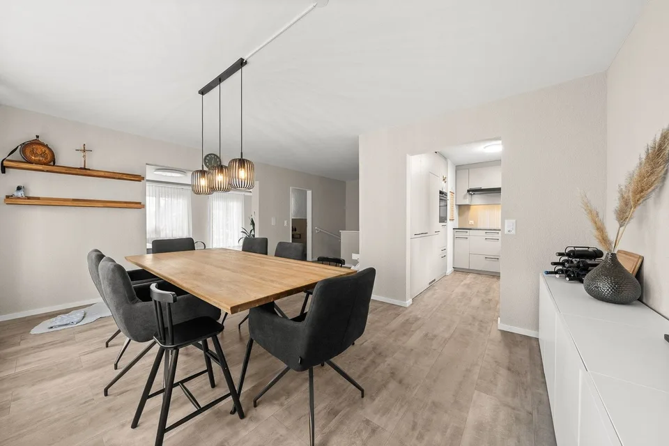 Bellach: 5.5-room terrace house, 200 m² terrace, renovated