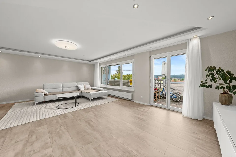 Bellach: 5.5-room terrace house, 200 m² terrace, renovated