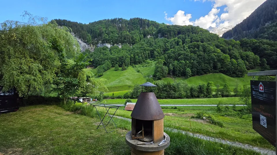6-Zimmer-Zweifamilienhaus mit Panorama, Schwendi im Weisstannental SG