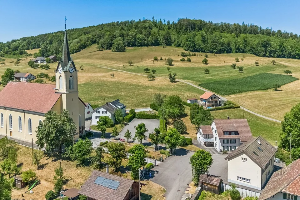 Propriété ancienne avec caractère et grand potentiel de développement