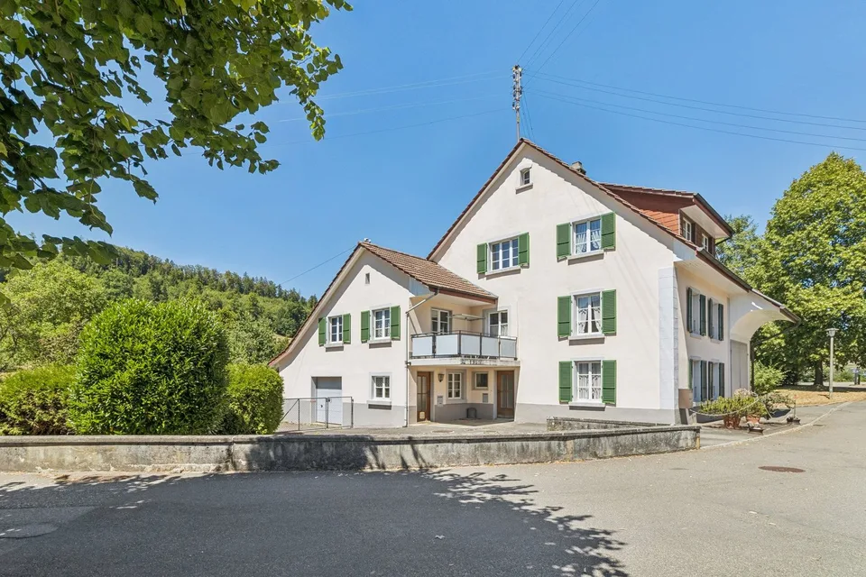 Propriété ancienne avec caractère et grand potentiel de développement