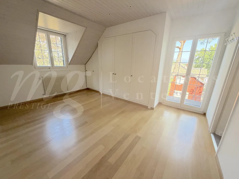 SEHR SCHÖNES UND GROßES EINFAMILIENHAUS MIT 9 ZIMMERN - 5 SCHLAFZIMMERN - SCHWIMMBAD