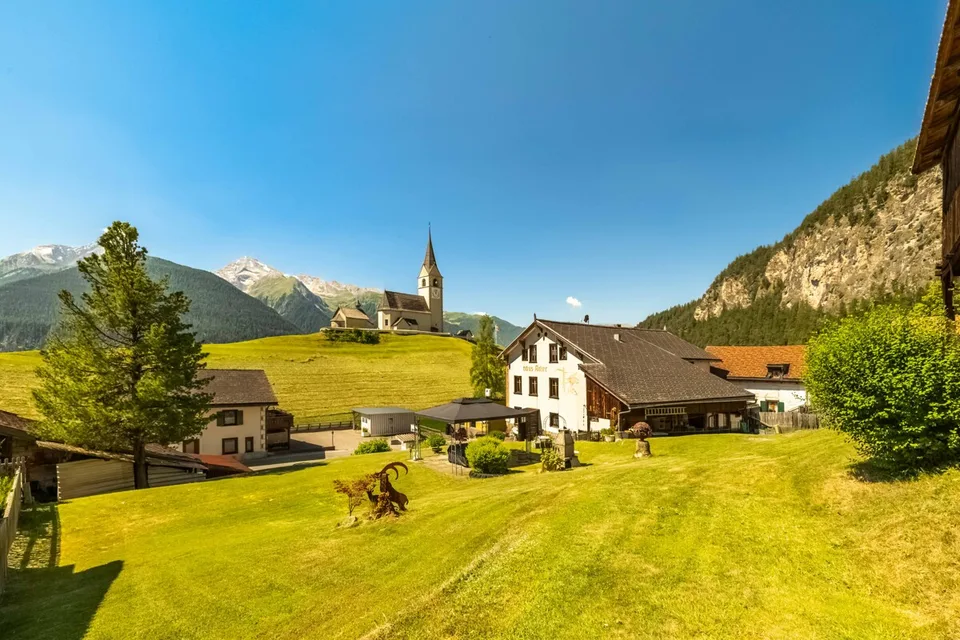 Schmitten: Mehrfamilienhaus mit Zukunftspotenzial