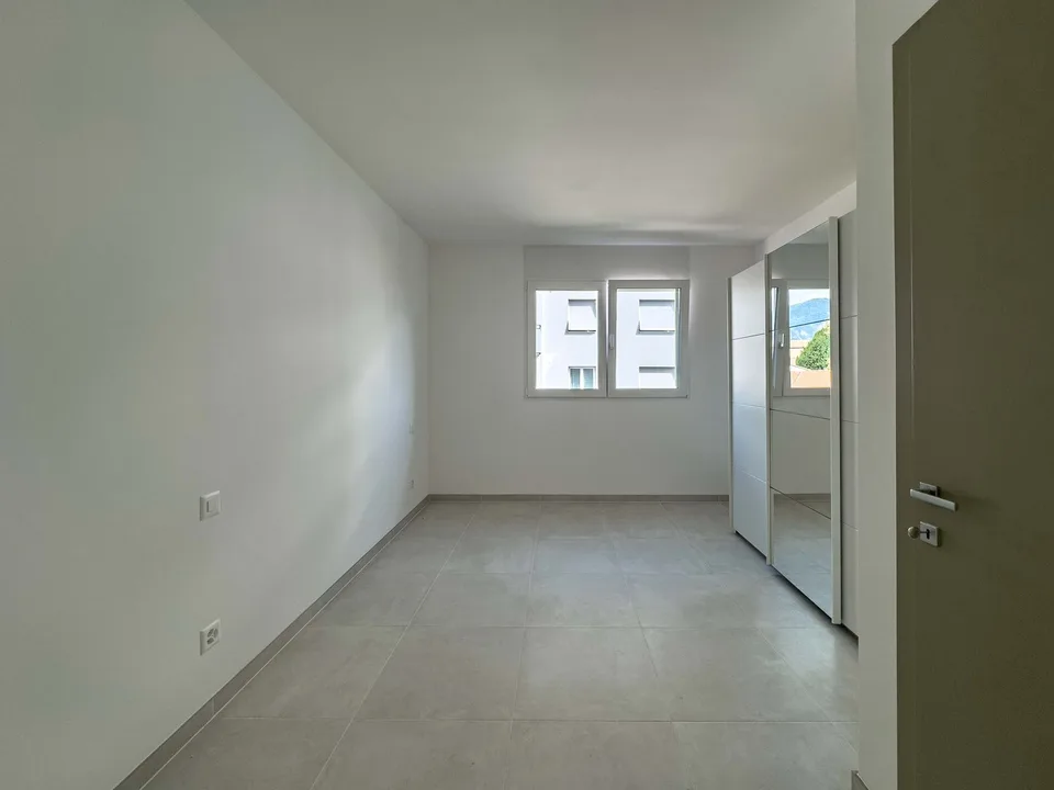 Nouveau 3.5 pièces à revenu à Genestrerio