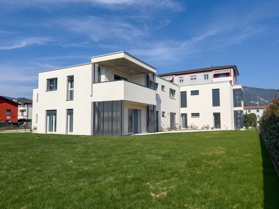Nouveau 3.5 pièces à revenu à Genestrerio