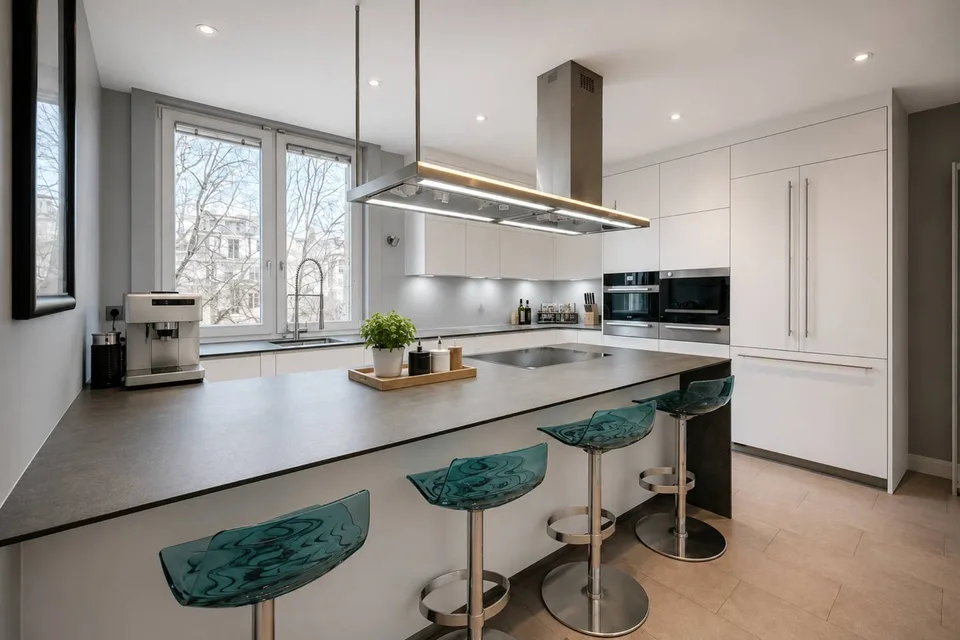 In the heart of Ouchy, 7-room apartment with lake view
