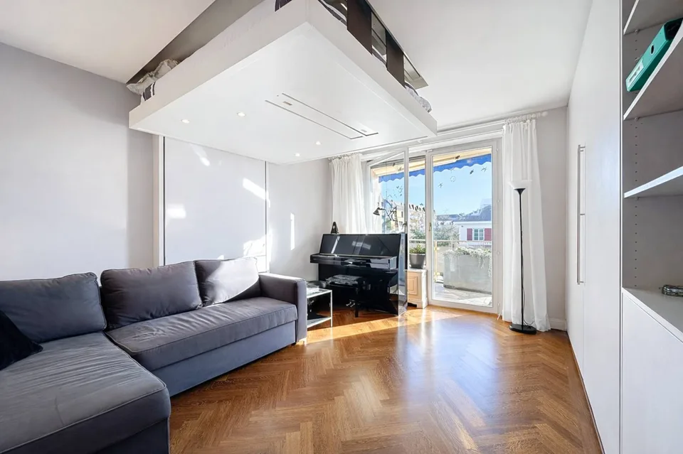 In the heart of Ouchy, 7-room apartment with lake view