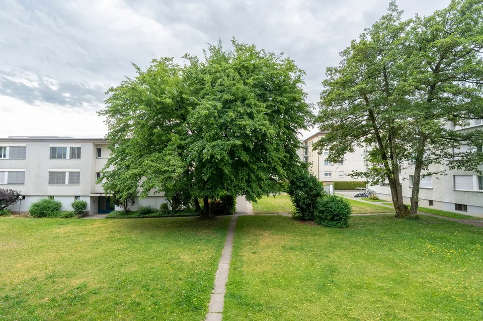 Fully rented multi-family house in a central residential area in Dübendorf