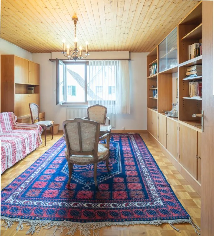 Freistehendes, renovationsbedürftiges 4.5 Z' EFH mit top Aussicht