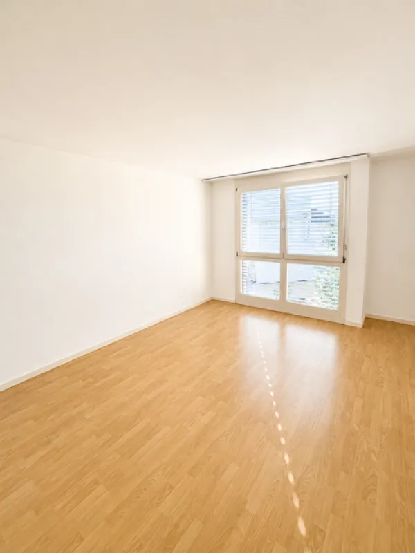 helle Wohnung mit Balkon, Hobbyraum mit eig. Waschturm