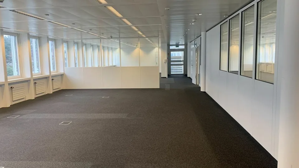 Letzte Büros verfügbar / Räumlichkeiten von 111, 185 und 210 m² in Renens