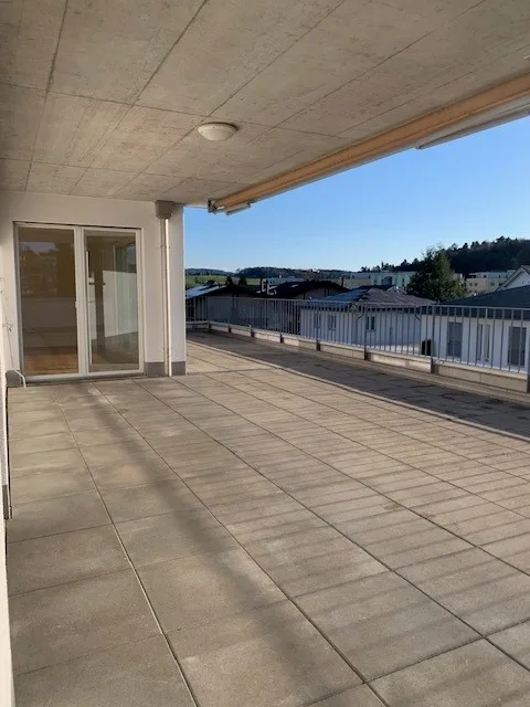 Moderne Attikawohnung mit grosser Terrasse in Bützberg