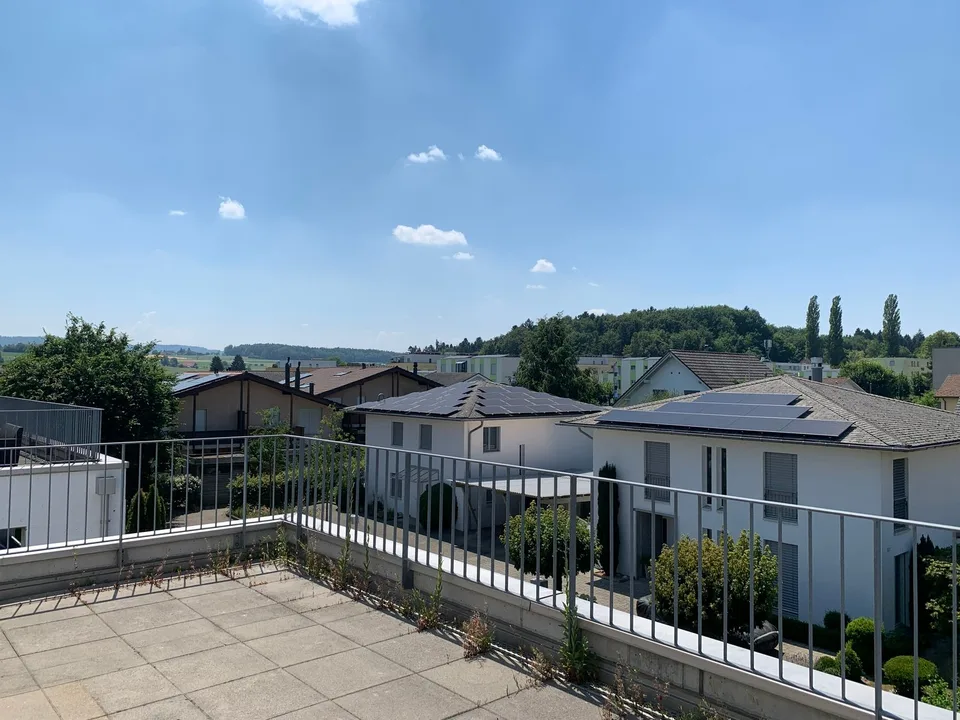 Moderne Attikawohnung mit grosser Terrasse in Bützberg
