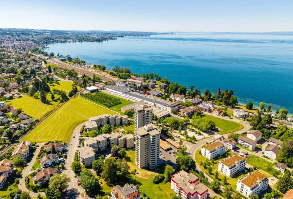 Vista sensazionale! La tua casa esclusiva sopra il lago di Costanza nella torre Swissair II