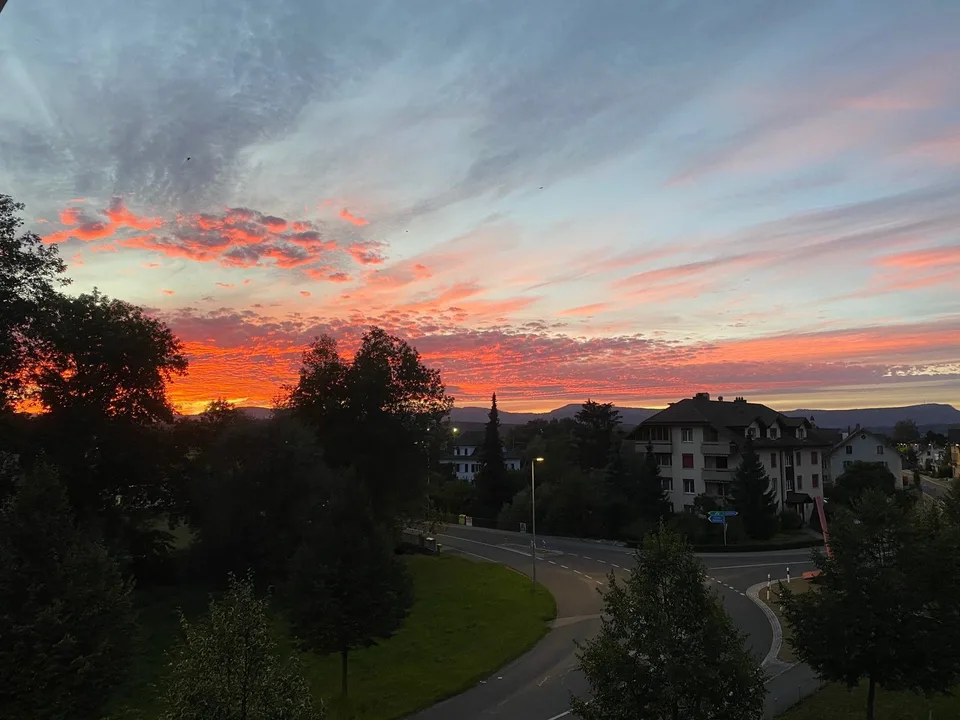 Lichtdurchflutete 4.5 Zimmer Wohnung