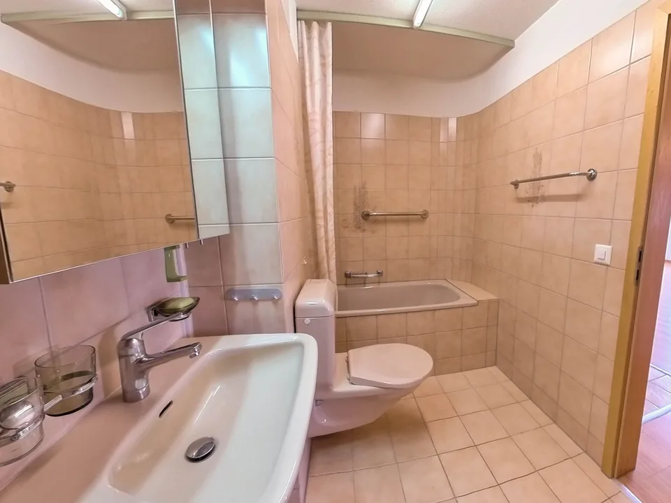 Central living in Wohlen: Bright 3½-room apartment with balcony