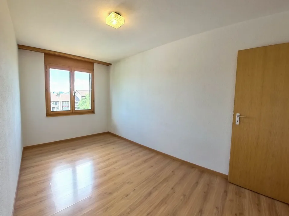 Central living in Wohlen: Bright 3½-room apartment with balcony