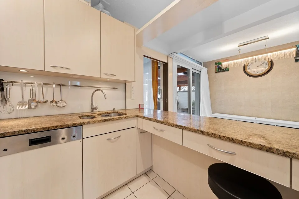 Casa a schiera di stile bungalow di 6,5 locali con giardino a Däniken - vantaggiosa in termini di tasse