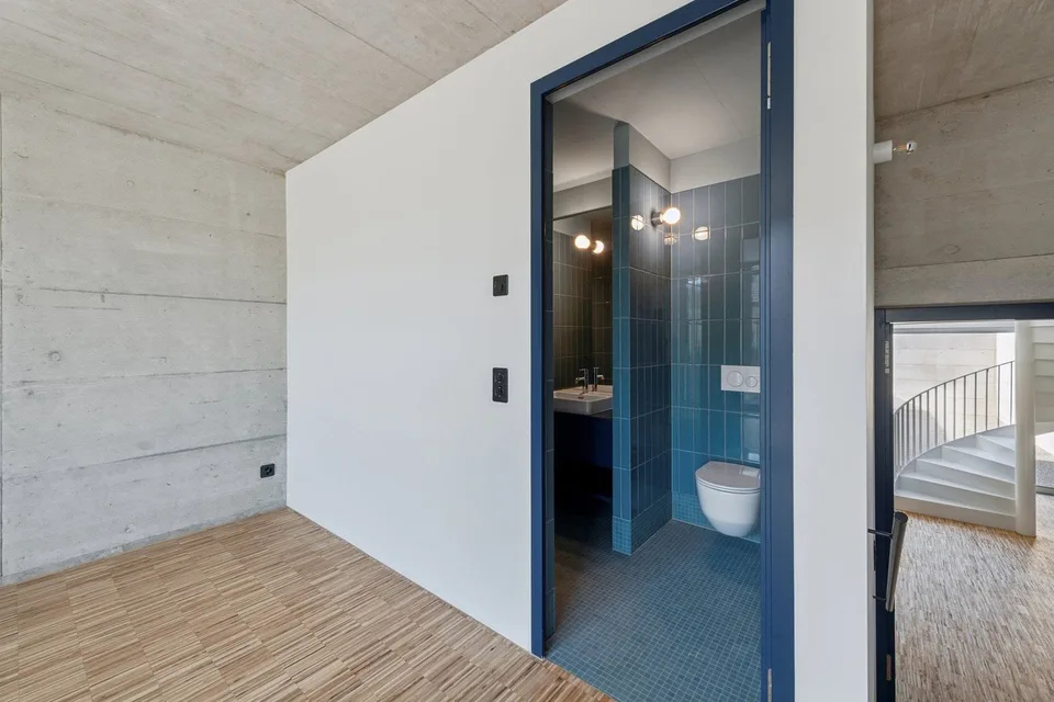Abitazione in townhouse di lusso con atrio mozzafiato e design moderno