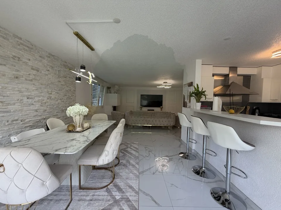 Prächtige renovierte 5,5-Zimmer-Wohnung mit Terrasse und Aussicht