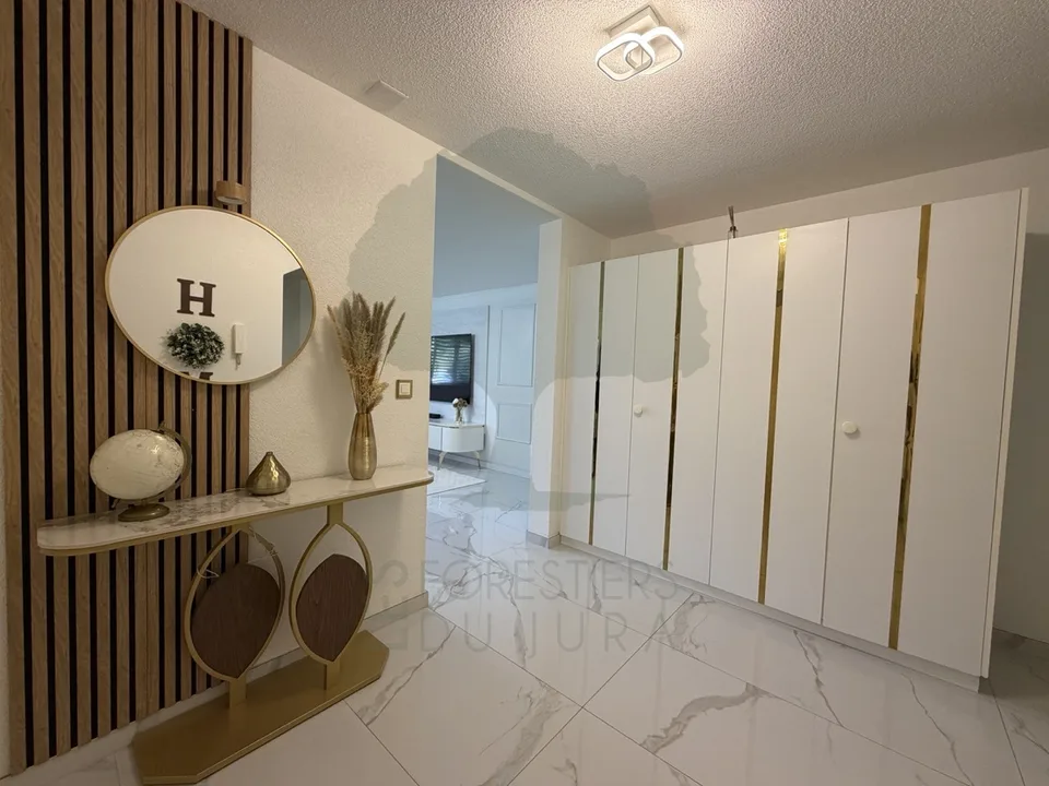 Prächtige renovierte 5,5-Zimmer-Wohnung mit Terrasse und Aussicht