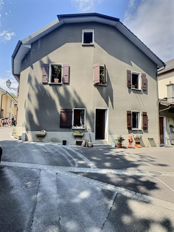 Grande maison idéalement située en viager semi occupé sans rente