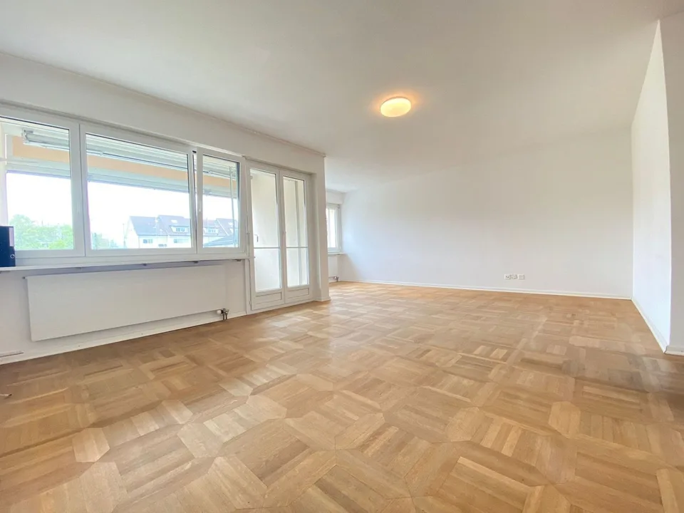 Appartement 3 pièces lumineux avec balcon à Schwerzenbach