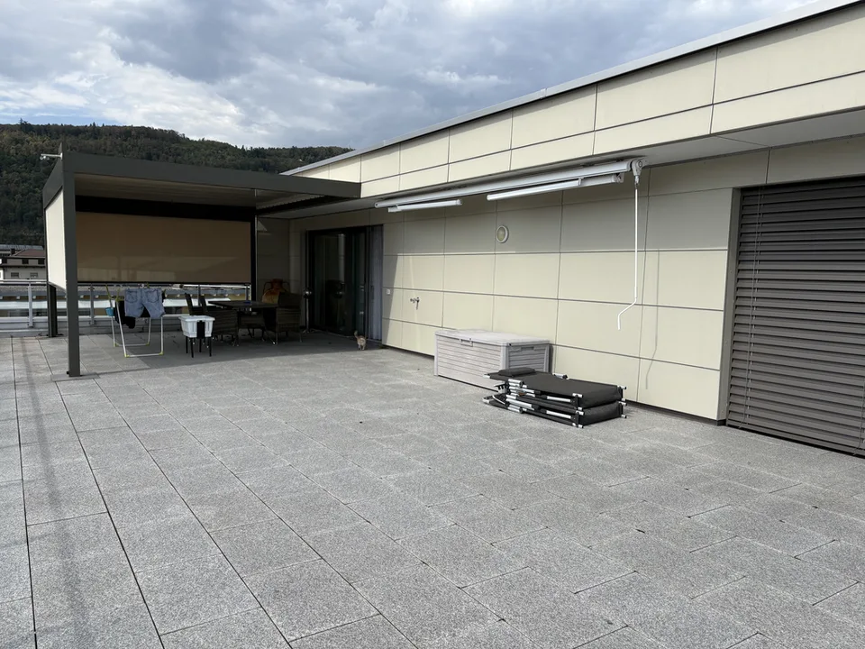 Appartement en attique moderne 4.5 pièces avec grande terrasse