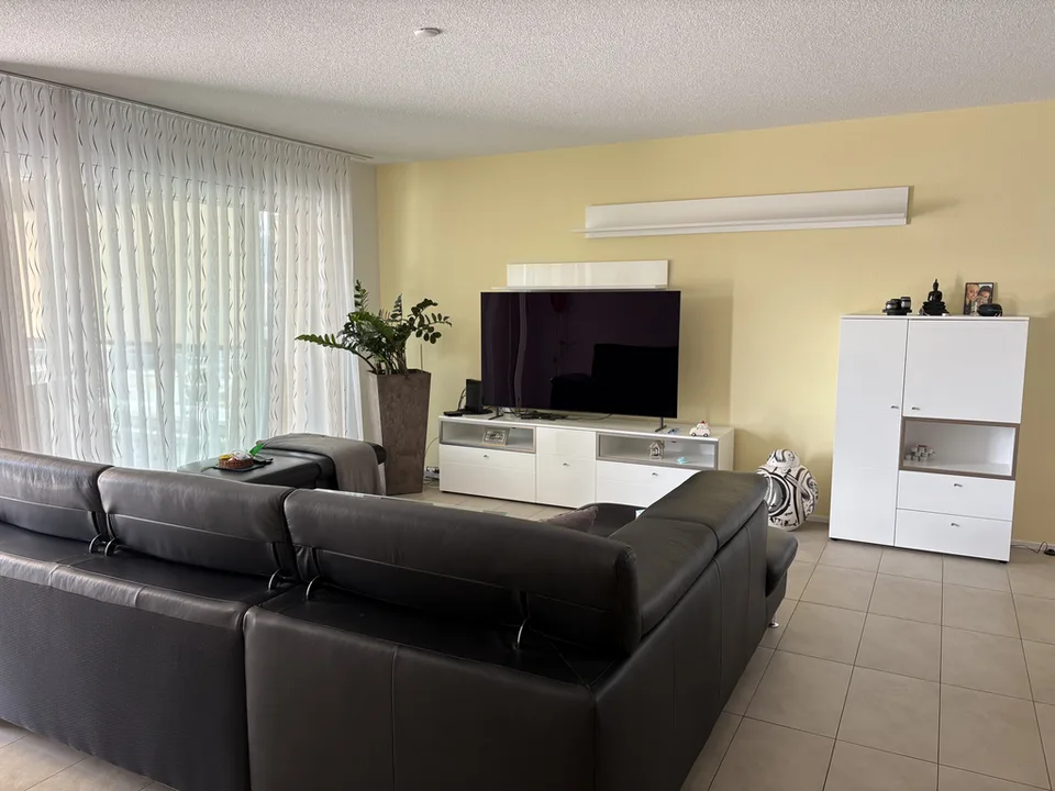 Appartement en attique moderne 4.5 pièces avec grande terrasse