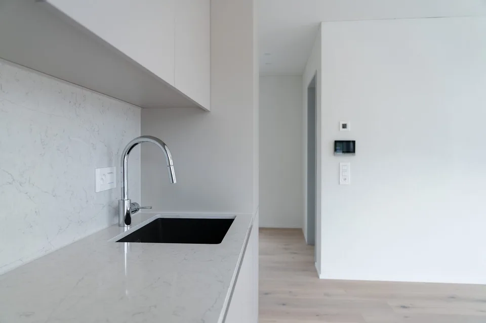 2.5-Zi.-Attika mit 78.5 m² Terrasse - urban wohnen, Killwangen