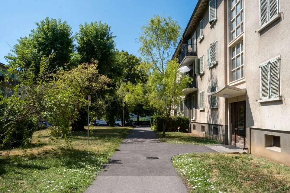Avenue Petit-Senn ? 3 pièces d'env. 44 m² au rez-de-chaussée