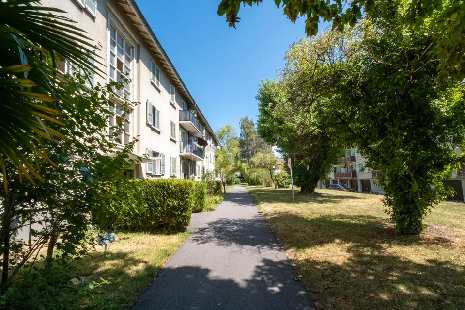 Avenue Petit-Senn ? 3 pièces d'env. 44 m² au rez-de-chaussée