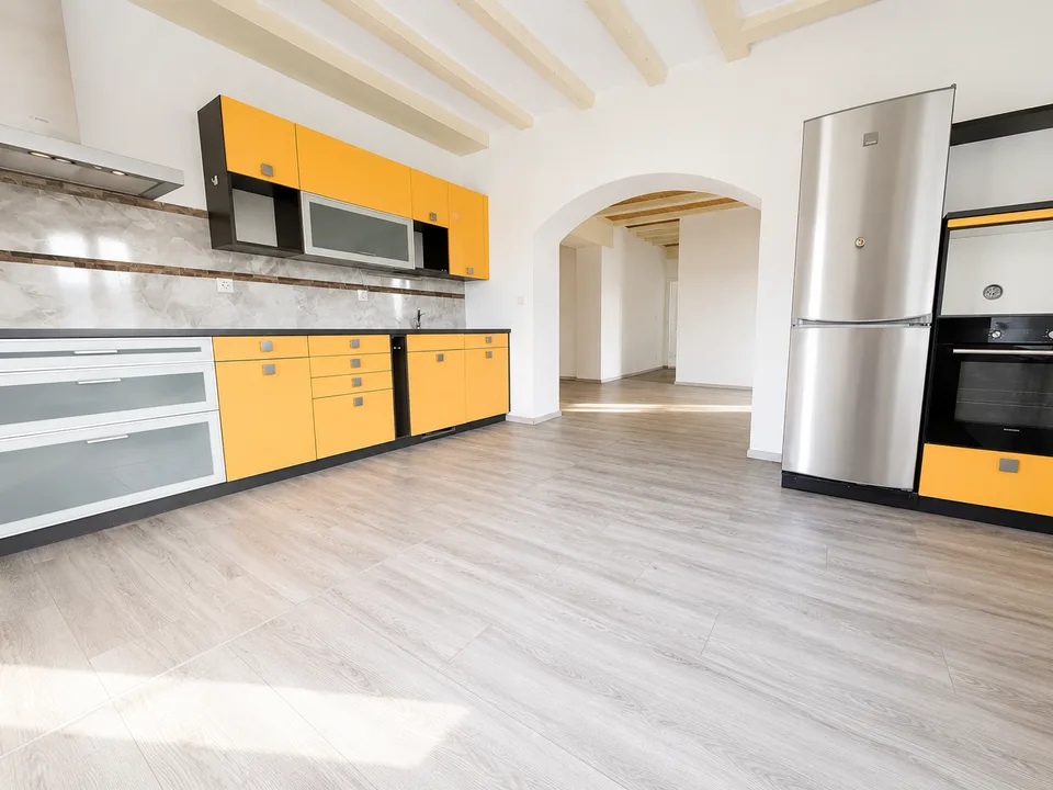 Auf der letzten Etage eines Herrenhauses mit Garten