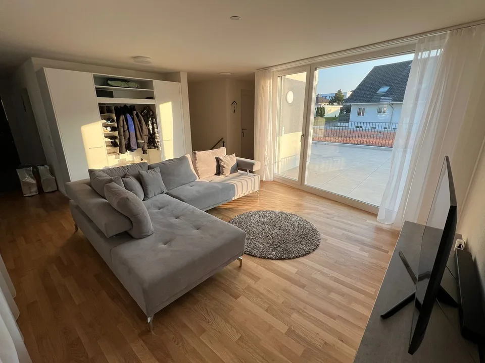 Exclusive 4.5-room attic apartment with spacious terrace in a quiet residential area in Rothrist