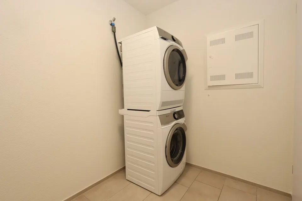 Exclusive 4.5-room attic apartment with spacious terrace in a quiet residential area in Rothrist