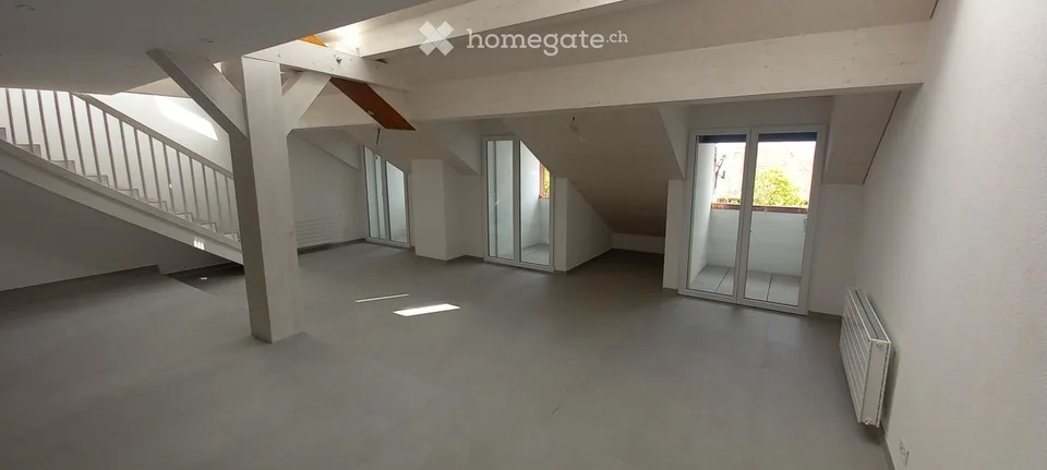Duplex-Wohnung mit 4 Zimmern, 3 Loggien, Dachboden
