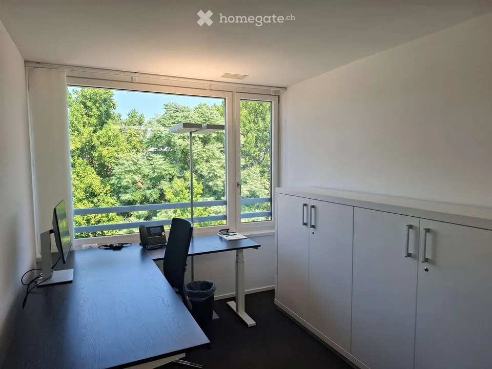Büroräumlichkeiten direkt am Bahnhof Baar