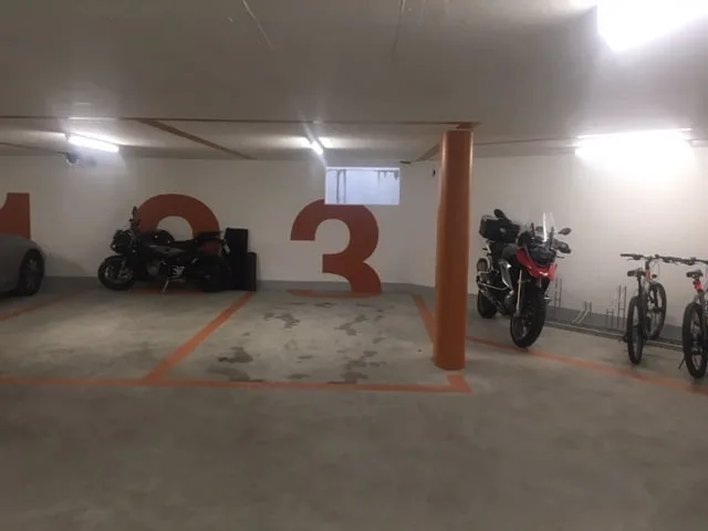 Tiefgaragenparkplatz zu vermieten