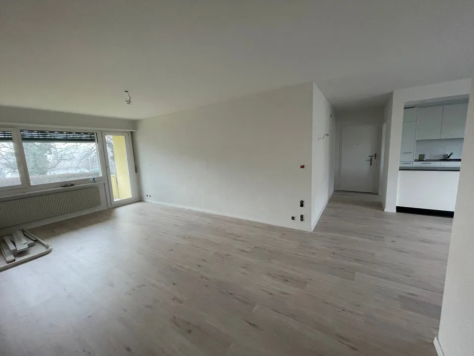 Modern, renovated 3.5-room apartment with balcony in Ins